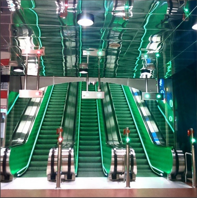 Retró diszkó metró – a Helsinki Egyetem metrómegálló